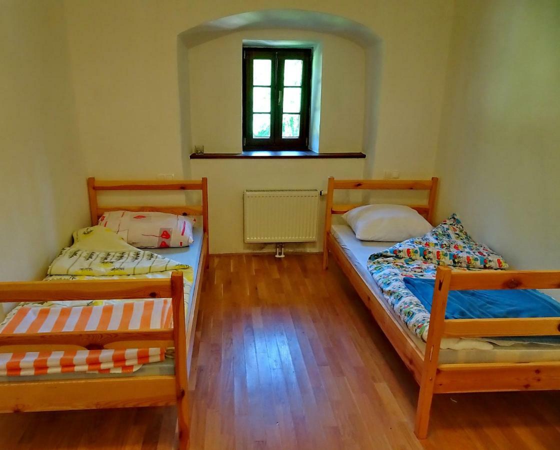 Dom Pristava Hotel Jesenice Buitenkant foto
